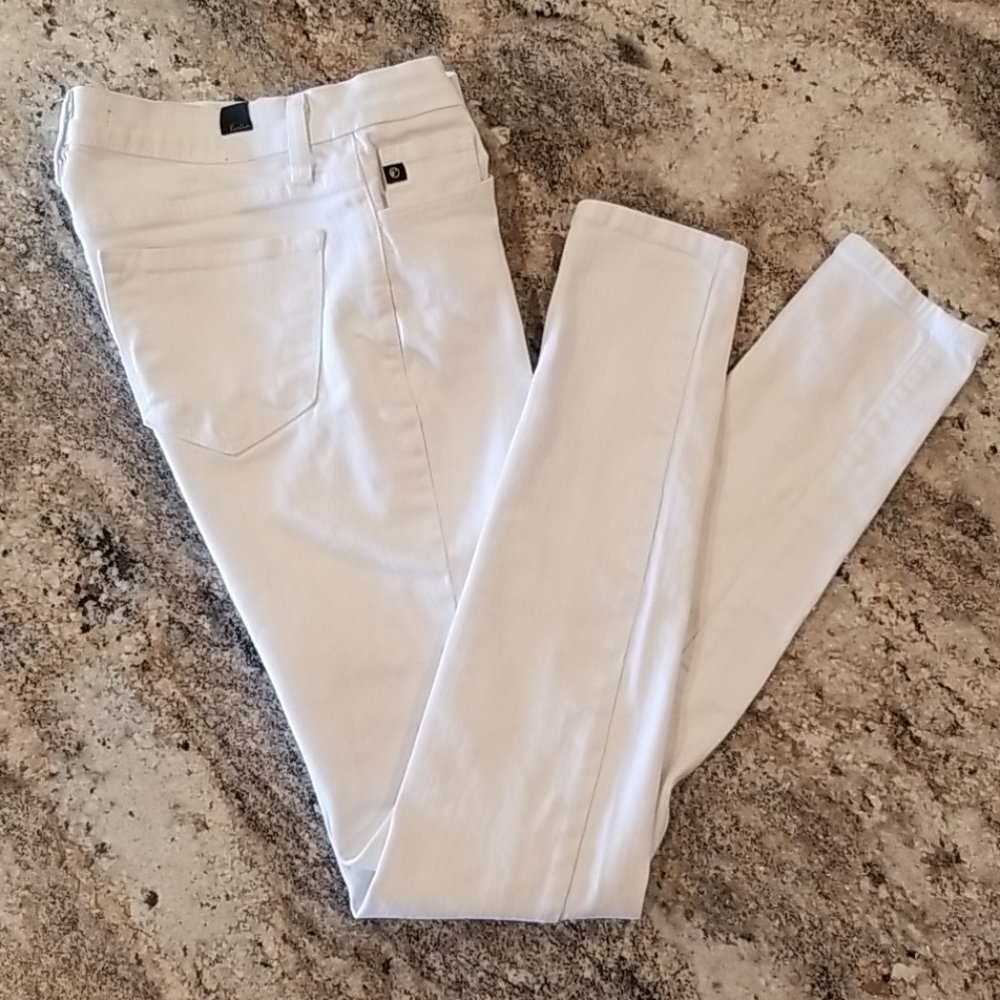 White KanCan Skinny Jeans, medium stretch